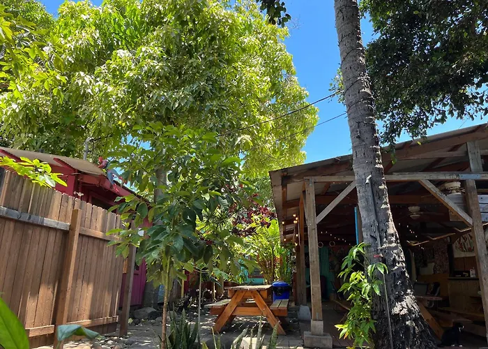 Banana Bungalow MauiHostel